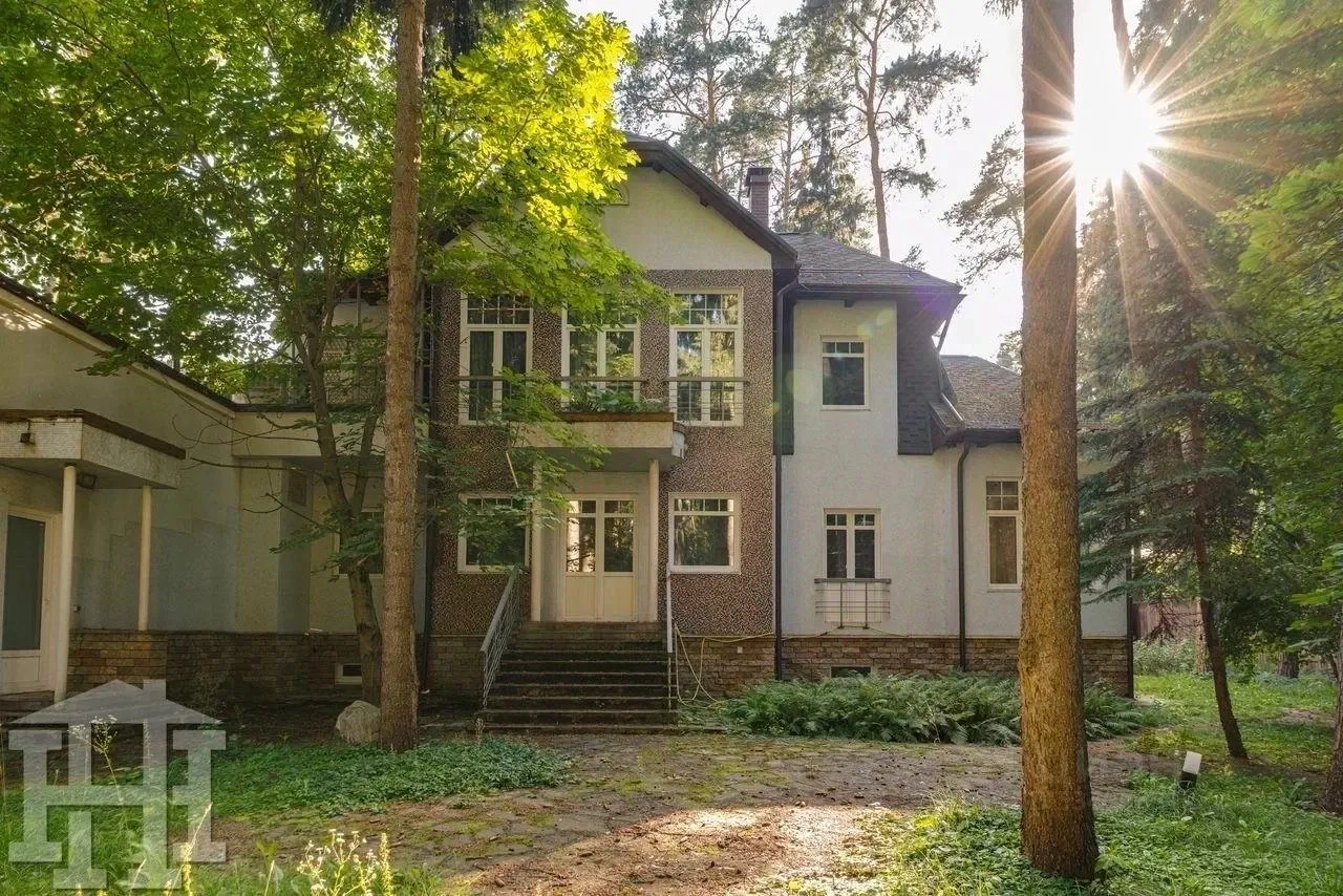 Дом 1000 м² в Николиной Горе, Николина Гора